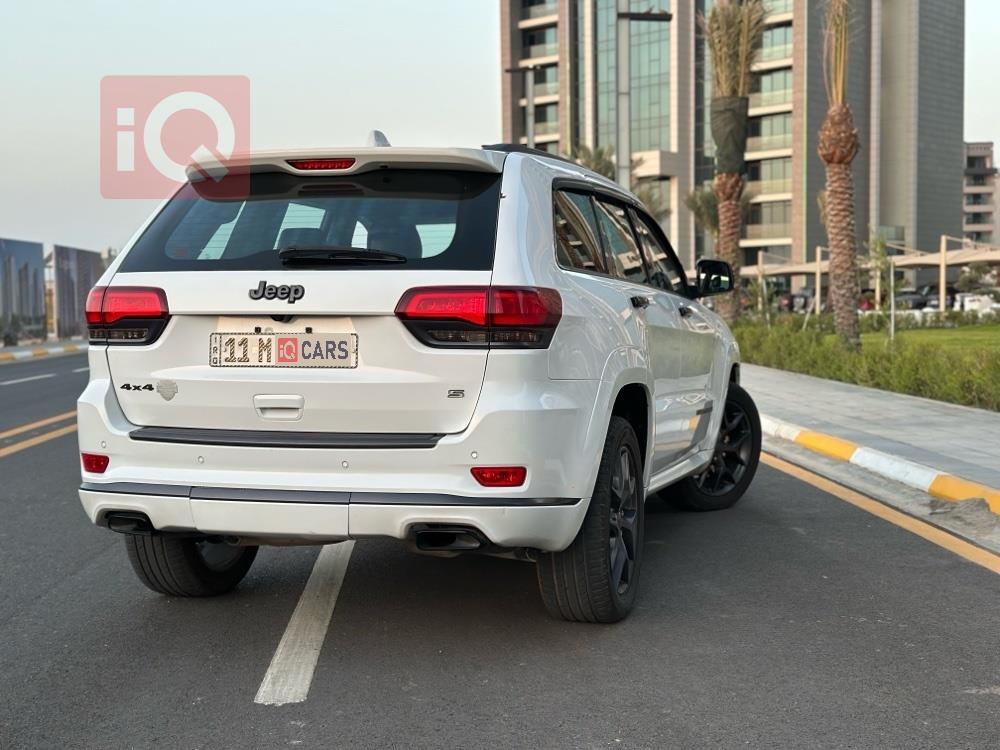 جیپ گراند شیرۆکی